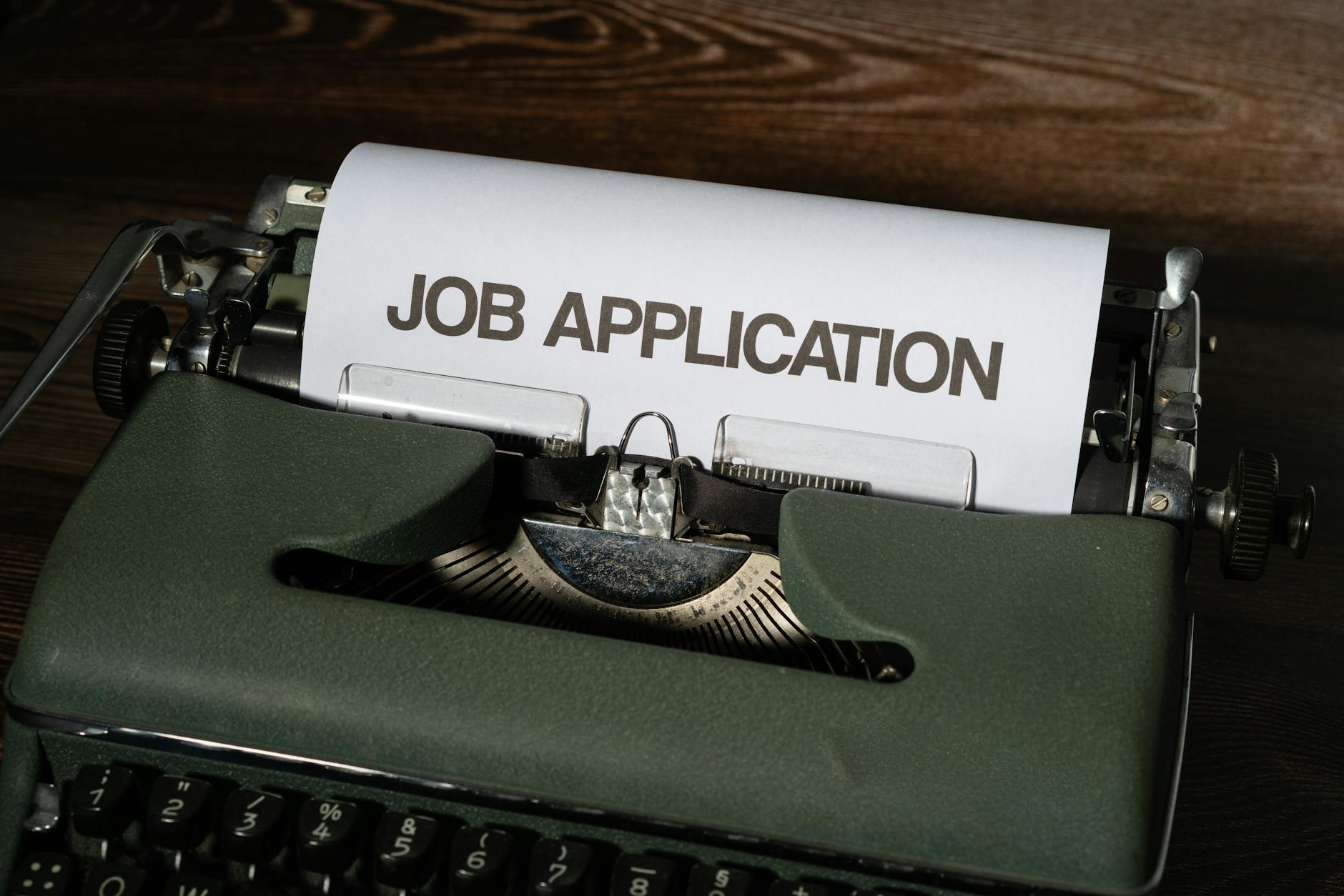 How to Tailor Your Resume to a Job Description Using AI (Step-by-Step)